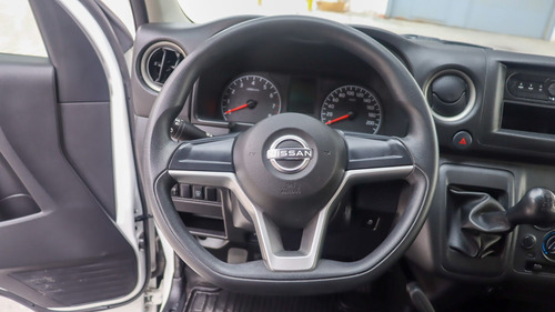Nissan Urvan 2.5 Panel Amplia Aa Mt