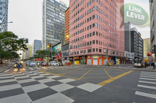 Imagem 2 de 7 de Em Centro - Curitiba, Pr - 719