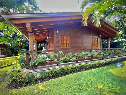 Casa En Lomas De Cocoyoc
