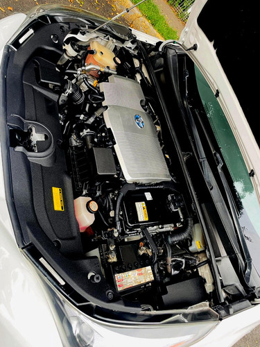 Toyota Prius 1.8 CVT