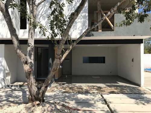 Imagen 6 de 14 de Casas De 2 Niveles En Privada A 5 Minutos De Altabrisa