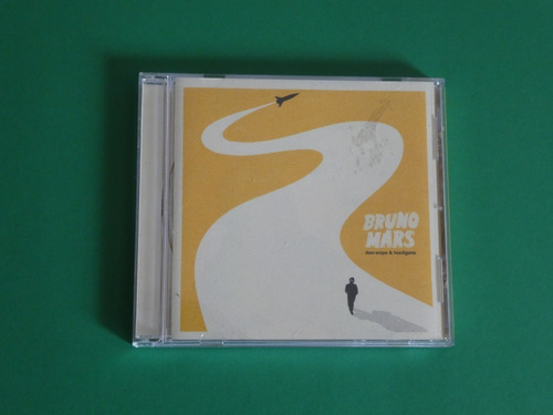 Cd Original , Bruno Mars , Doo-wops And Hooligans .