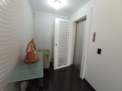 Imagen 9 de 30 de Se Vende Apartamento Actualizado 230 M² 6h/5b/2p Santa Marta