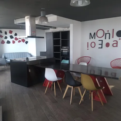Dos Estacionamientos/ Metro Plaza Egaña/ Disponible