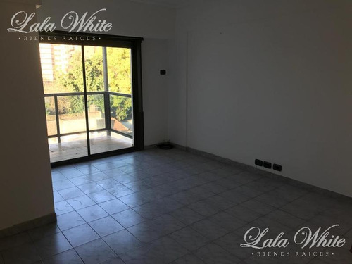 Imagen 2 de 14 de Venta - Departamento En N. Malvinas Al 100 (monte Grande)