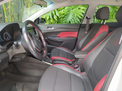 Imagen 6 de 9 de Hyundai Accent 5 Ptas Gls Aut 1.6l 2019