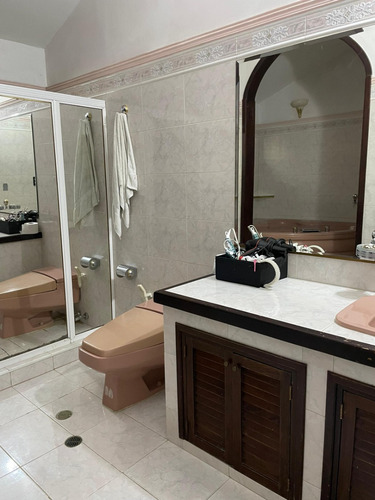 Grey Zuloaga Y Javier Philip Inzitu Realtors Venden Casa En La Urbanización Altos De Guataparo Valencia Carabobo Venezuela