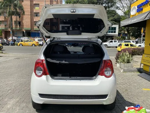 Chevrolet Aveo 1.6 Emotion Mt 4x2 2012