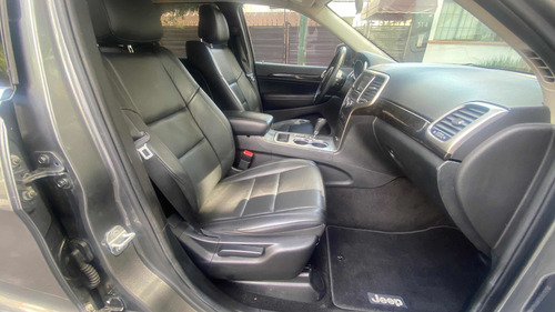 Imagen 10 de 13 de Jeep Grand Cherokee 2012 Laredo V6 4x2 At