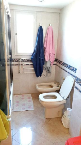 Luminoso Semipiso De 5 Ambientes Con Balcón Y Vista Abierta En Venta - Barrio Norte