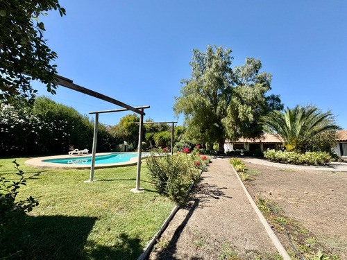 Excelente Ubicación, Casa Interior, 4d+4b+servicio+quincho