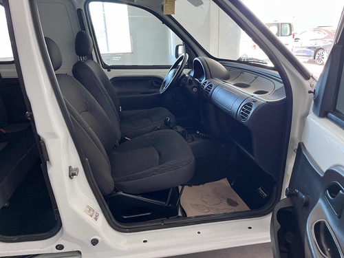 Imagen 19 de 25 de Renault Kangoo 2014 1.6 Furgon Ph3 Confort 1plc