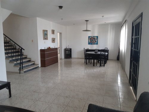 Imagen 6 de 14 de Vendo Casa La Atlantida. 450mts.2niveles, 5hab, 4baños, Tanq