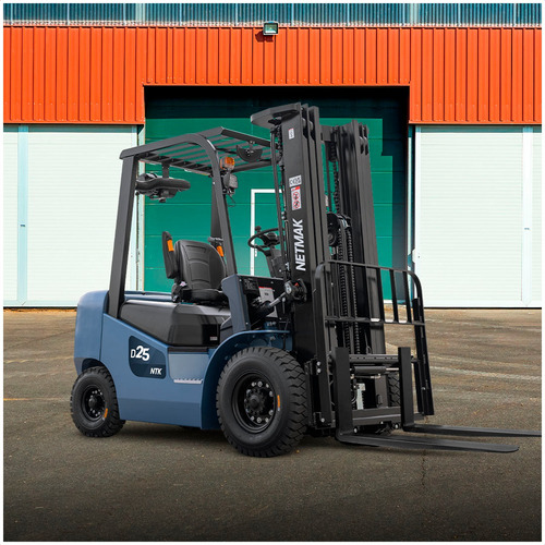Empilhadeira Diesel Netmak D2530 2,5t Torre Duplex 3,0m