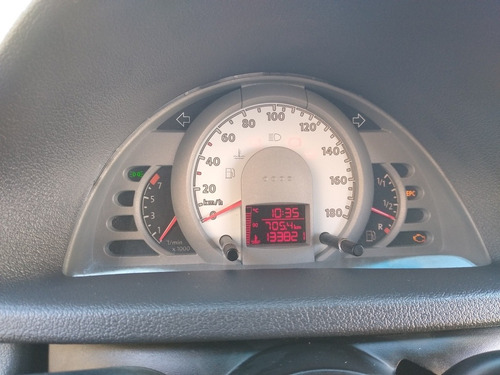 Imagem 12 de 15 de Volkswagen Gol 1.0 City Total Flex 5p 2009