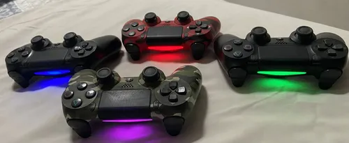 Playstation 4 Slim 500gb +4 Joysticks +4 Juegos Físicos (Usado)