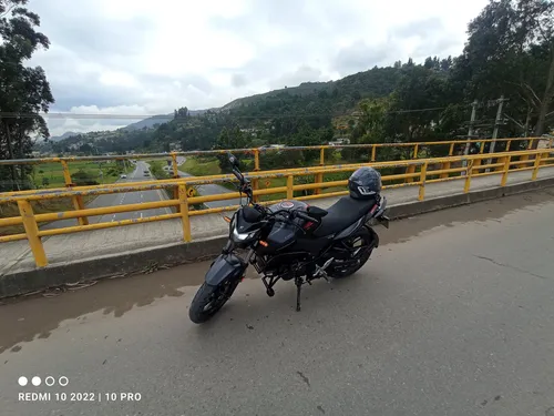 Hero Hunk 160 R Color Negro
