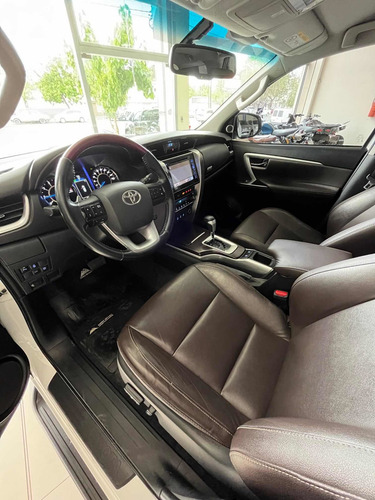 Imagen 7 de 14 de Toyota Sw4 2017 2.8 Srx 177cv 4x4 7as At