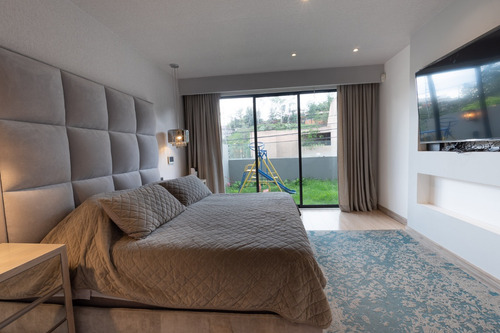 ¡exclusivo Departamento En 2 Pisos Con 3 Habitaciones En Lomas De Tecamachalco Con Acabados De Lujo Y 3 Estacionamientos!
