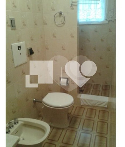 Imagem 18 de 19 de Casa Com 4 Quartos,2 Andares, Lareira, Piscina, 4 Vagas, No Menino Deus - Reo414736