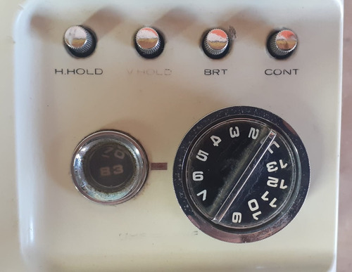 Imagem 5 de 11 de Antigo Televisão Crown Japão Portatil Anos 70 Radio Am E Fm