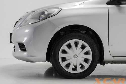 Nissan Versa 1.6 16v Flex Sv 4p Manual Prateado