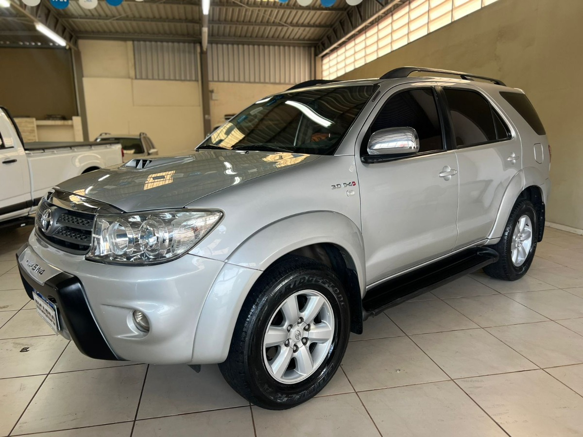 Toyota SW4 3.0 Srv 7l 4x4 Aut. 5p