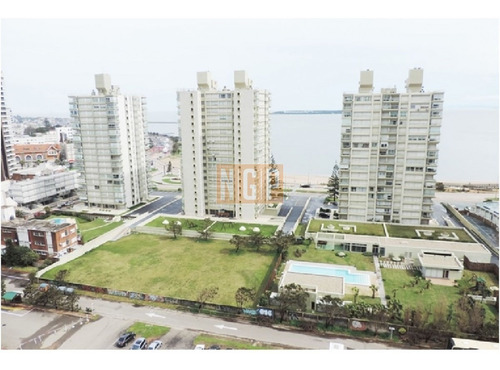 Imagen 11 de 30 de Torre De 5 Estrellas, A Pasos De Av Gorlero, Espectacular Apartamento A Estrenar De Dos Dormitorios En Suite, Baño Social, Living Comedor,cocina