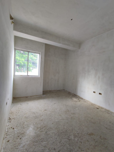 Imagen 11 de 18 de Jorge Febres Vende Town House En Colinas De Guataparo, Res. Villa Lago