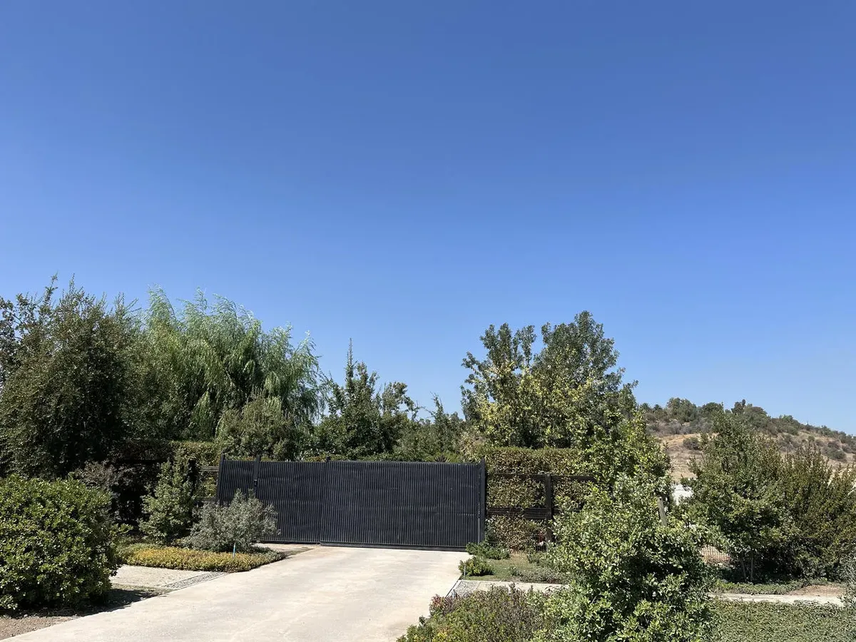 Imagen 3 de 25 de En Venta Casa Moderna En Condominio Viñas De Chicureo