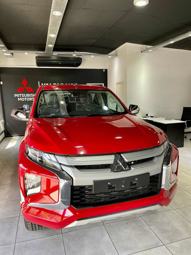 Imagen 13 de 17 de Mitsubishi L200 2022 2.4 Di-d High Power 181cv 2023 0km