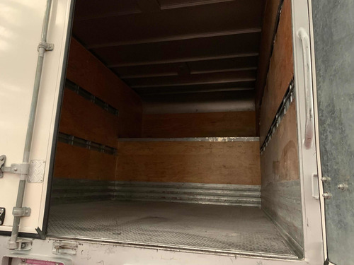 Imagen 5 de 12 de Ford F350 6.3l Xl Super Duty Std 6 Vel Caja Seca 2018