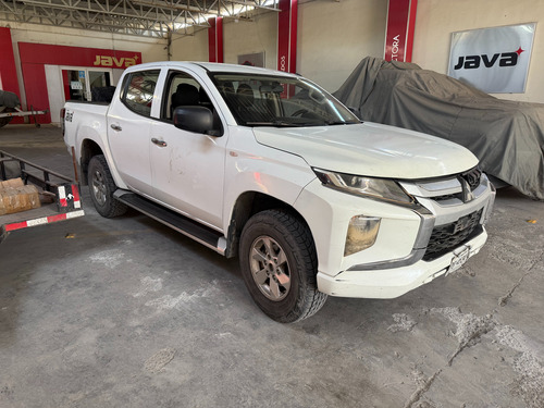 Mitsubishi L200 2.5 Di-d Cabina Doble 4x4 Mt