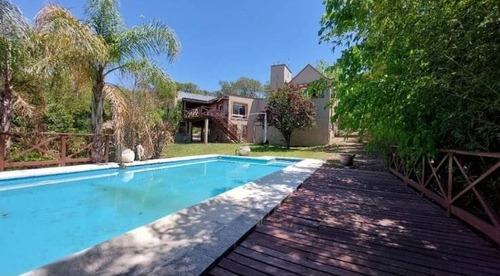 Impresionante Casa En Venta En Country Las Delicias!!!! Para Vivir Aislado De Todo, A Minutos De La Ciudad!!!