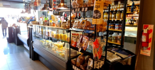 Imagen 25 de 27 de Almacén Gourmet, Fiambrería Y Vinoteca A Metros De Puente Saavedra