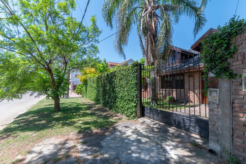 Casa En Venta 4 Amb Cochera,jardin,pileta Quilmes