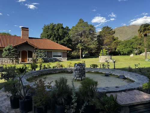 Casa Única En Un Entorno Natural Excepcional ¡ideal Para Reformar O Emprender!