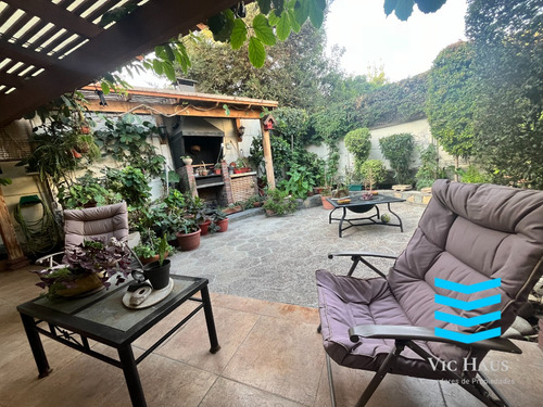 Se Vende Preciosa Casa Frente A Plaza Y Caseta De Guardia!