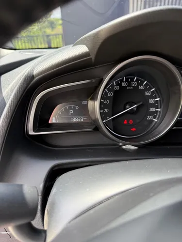 Mazda 2 Sedan 1.5 Touring At