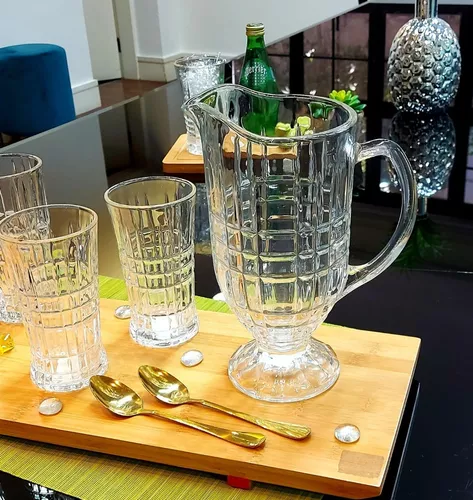 Jogo de Jarra 1,3L e Copos 300ml de Cristal Chique 7 Peças : :  Cozinha