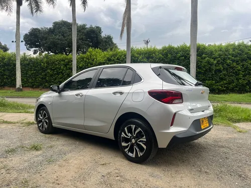 Chevrolet Onix 1.0T Premier Hatch At