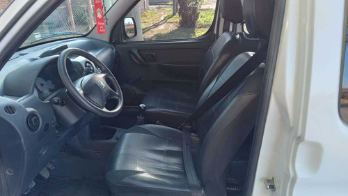 Imagen 2 de 10 de Peugeot Partner 2016 1.6 Hdi Furgon Confort