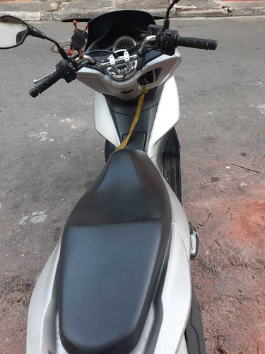 Imagem 5 de 10 de Honda Pcx