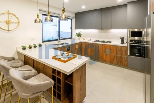 Casa En Venta En El Nuevo Refugio, Finos Acabados Y Distribución.