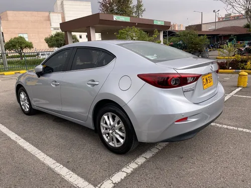 Mazda 3 2.O SPORT TOURING