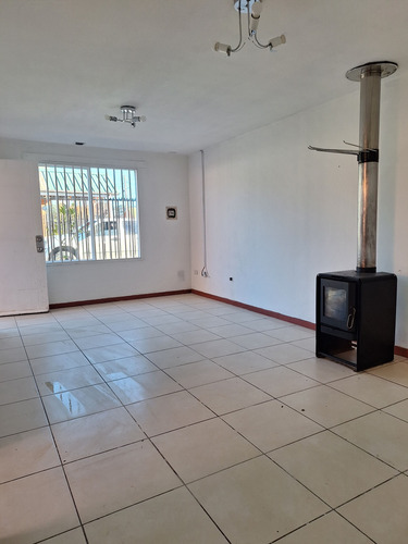 Arriendo Amplia Casa En Lomas Coloradas