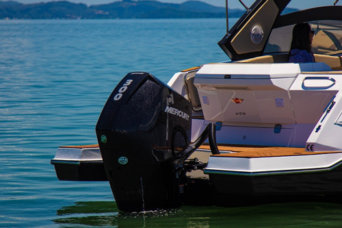 Imagem 3 de 14 de Lancha Fs 290 Wide Outboard (popa) Dir. De Fábrica - 250 Hp