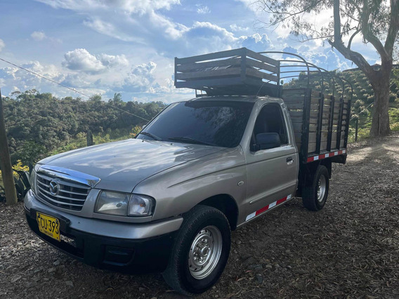 Carros y Camionetas B2200 