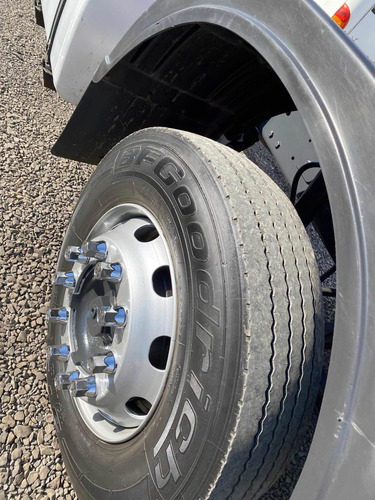 Imagem 8 de 9 de Iveco 240e28 Ano 2013 Cummins Leito 8x2 Bitruck N 2428 24250
