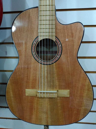 Kit Guitarra Acustica Con Boquete+afinador+correa+forro Y+++